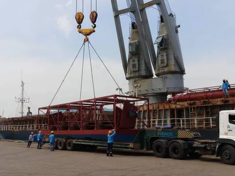 PAL crane lifting coordination for cargo placement